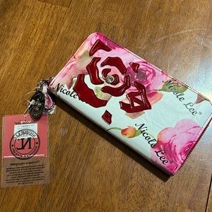 🌸 Brand New Nicole Lee Rose Wallet 🌸